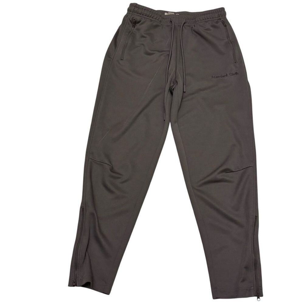 Standard Cloth Boy's Gray Joggers with zipper pockets Size S/P